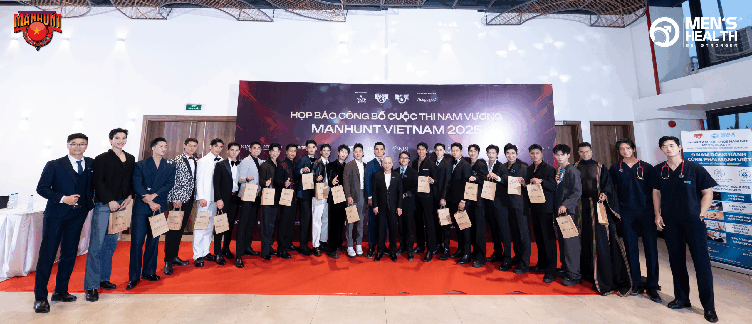 DÀN BÁC SĨ MEN’S HEALTH “ĐỔ BỘ” THẢM ĐỎ HỌP BÁO CÔNG BỐ CUỘC THI NAM VƯƠNG MANHUNT VIETNAM 2025